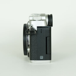 OLYMPUS PEN-F