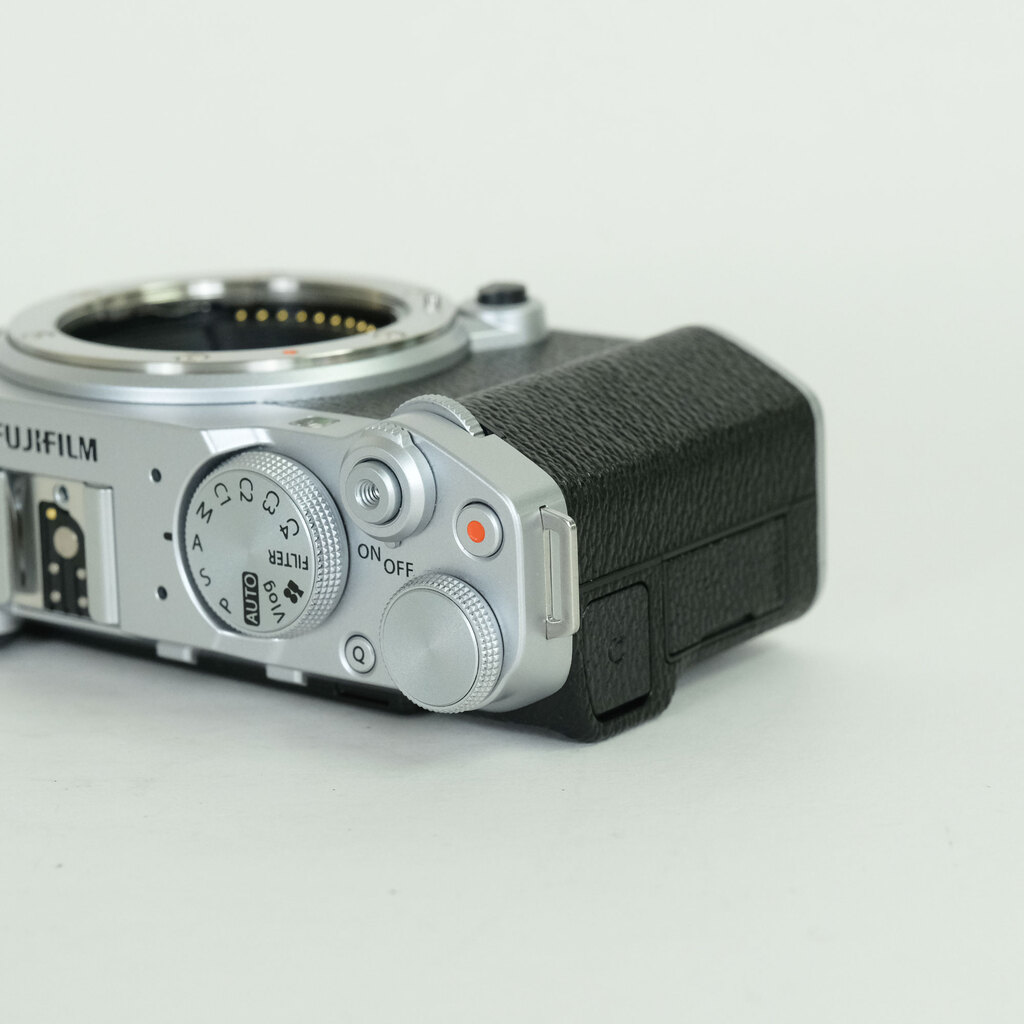 FUJIFILM X-M5
