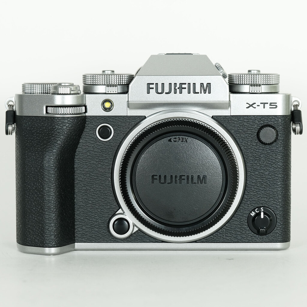 FUJIFILM X-T5
