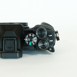 OLYMPUS OM-D E-M10 Mark IV