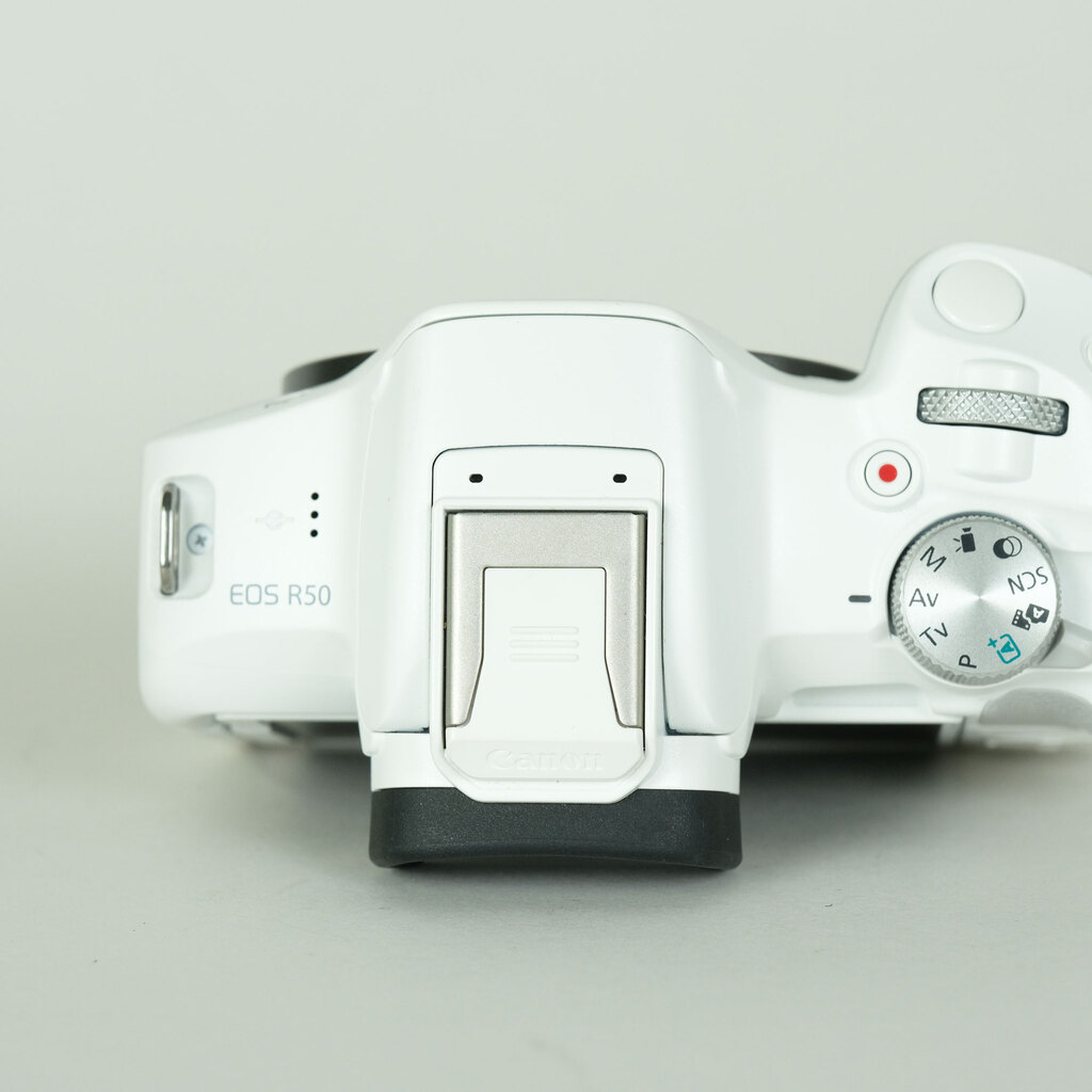 Canon EOS R50