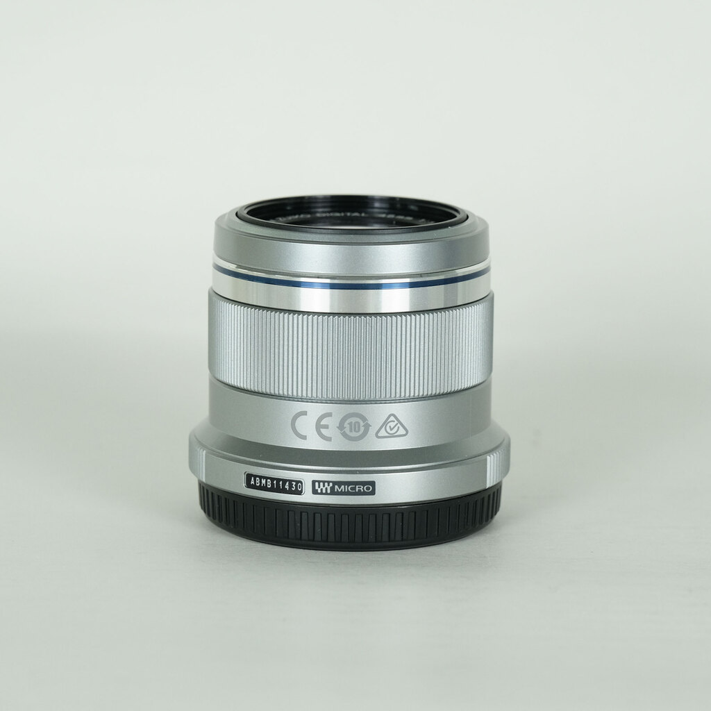OLYMPUS M.ZUIKO DIGITAL 45mm F1.8の出品 | ONE SCENE（ワンシーン）