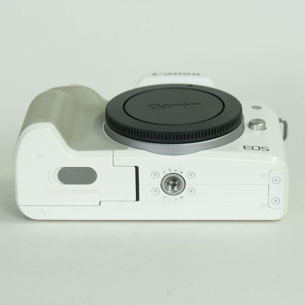 Canon EOS Kiss M