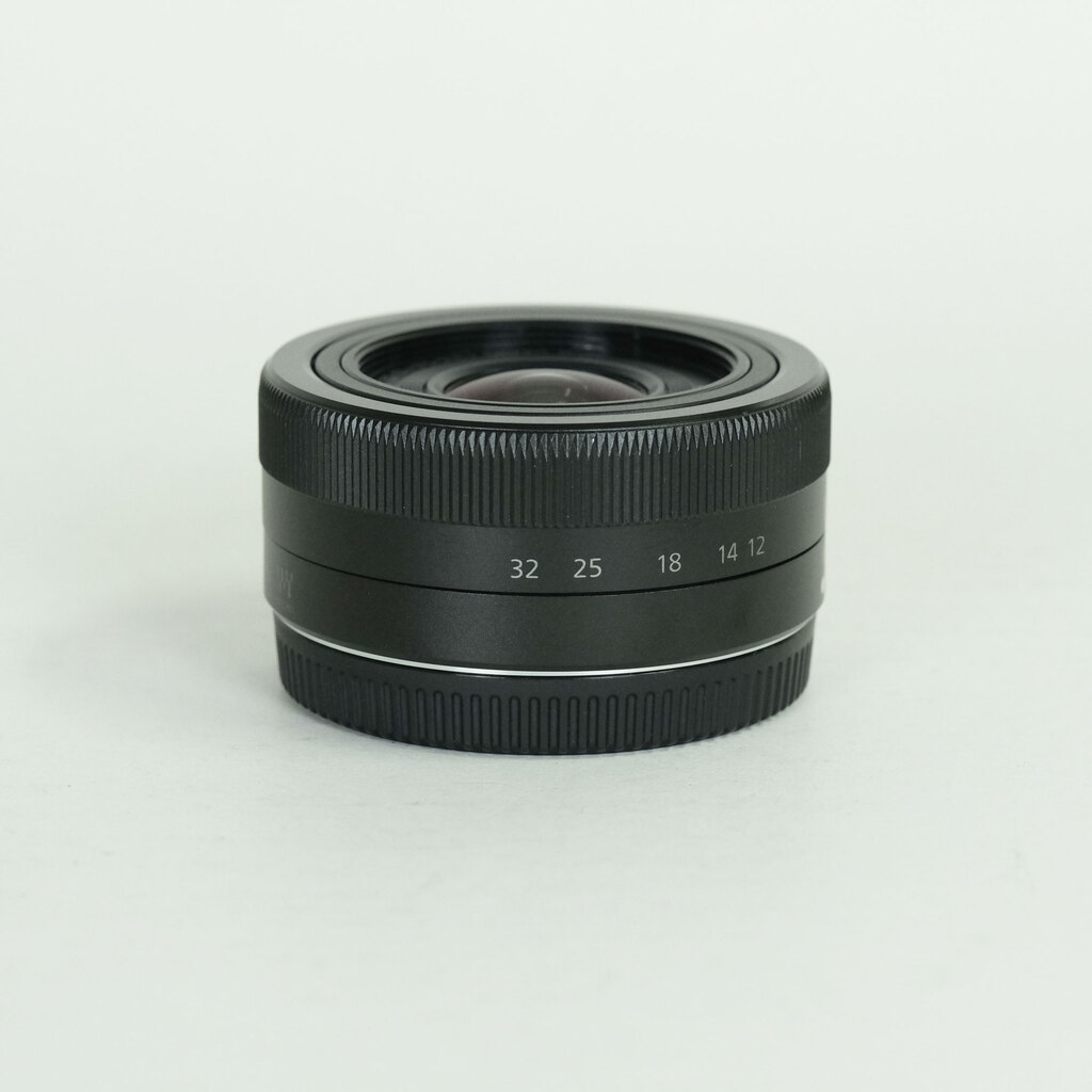 Panasonic LUMIX G VARIO 12-32mm / F3.5-5.6 ASPH. / MEGA O.I.S. Panasonic LUMIX G VARIO 12-32mm / F3.5-5.6 ASPH. / MEGA O.I.S.