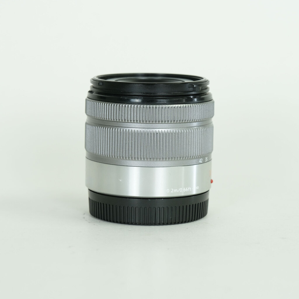 Panasonic LUMIX G VARIO 14-42mm F3.5-5.6II ASPH. MEGA O.I.S. シルバー H-FS1442A-S Panasonic LUMIX G VARIO 14-42mm F3.5-5.6II ASPH. MEGA O.I.S. シルバー H-FS1442A-S