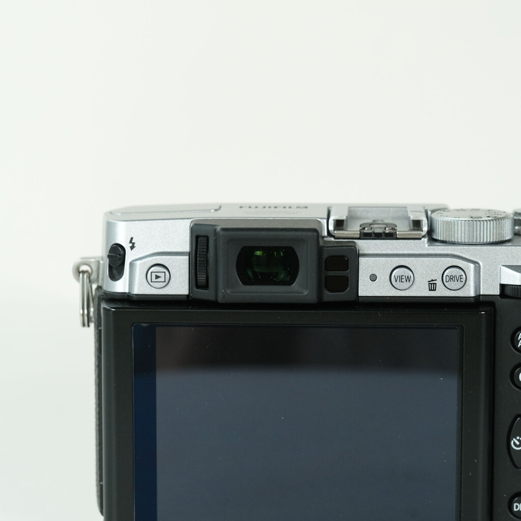 FUJIFILM X30 シルバーの出品 | ONE SCENE（ワンシーン）