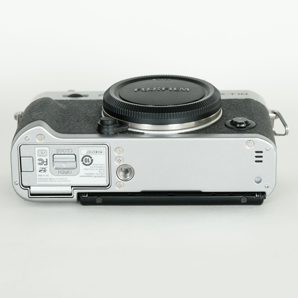 FUJIFILM X-T10 ボディ シルバー