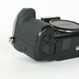 Panasonic LUMIX DC-S1 Panasonic LUMIX DC-S1