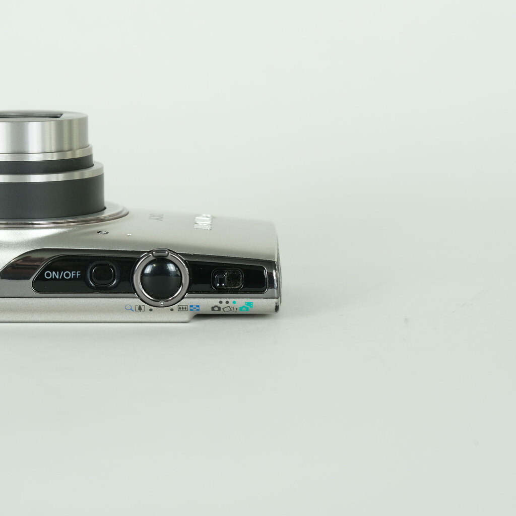 Canon IXY 650 シルバー