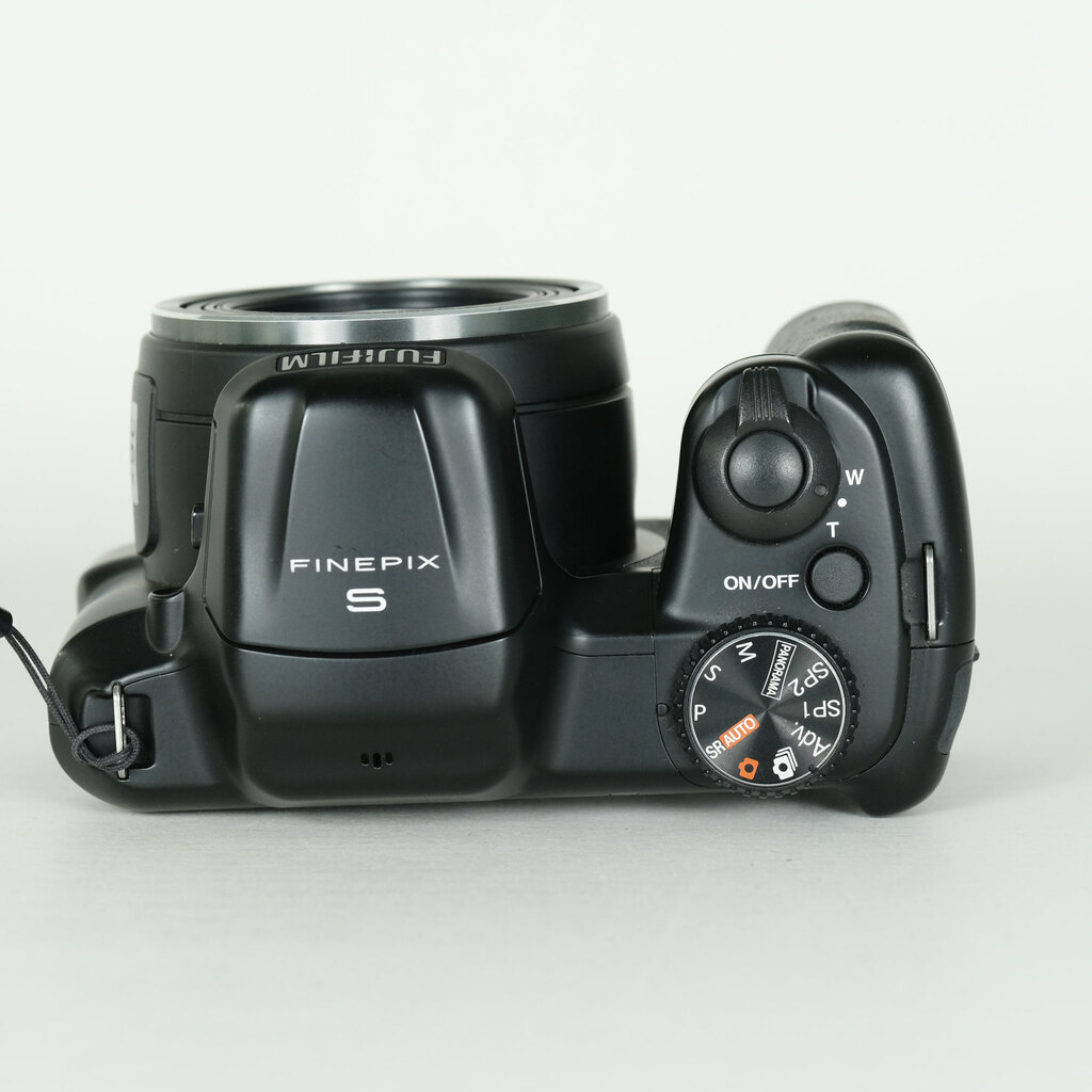FUJIFILM FINEPIX S8600 デジタルカメラ ズームレンズ付き FUJIFILM FinePix S8600 ブラックの出品 | ONE SCENE（ワンシーン）