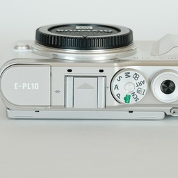 OLYMPUS PEN E-PL10