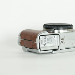 FUJIFILM X-A1 ボディ ブラウン