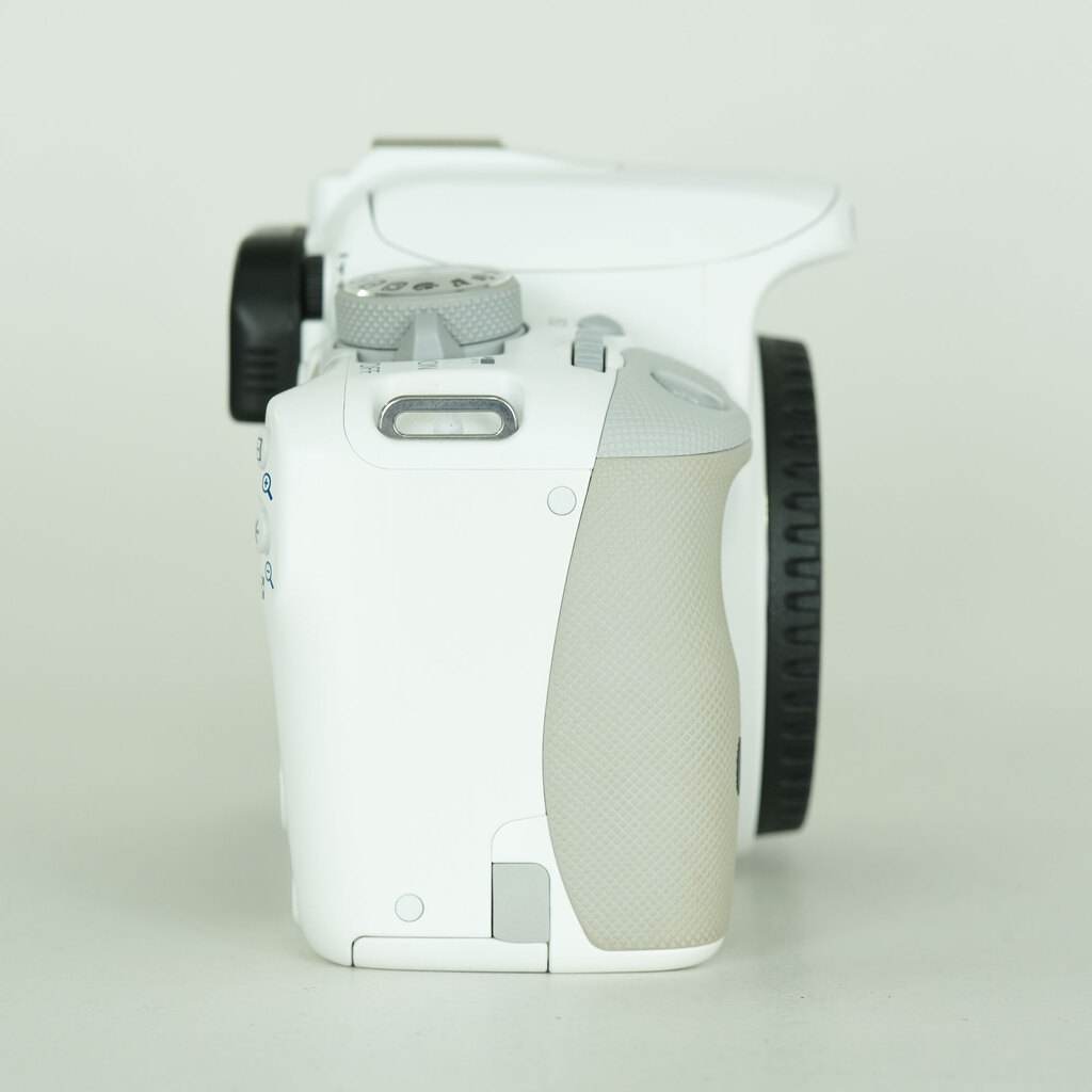 Canon EOS Kiss X7 ボディ ホワイト