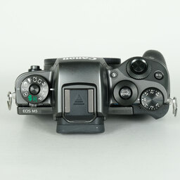 Canon EOS M5