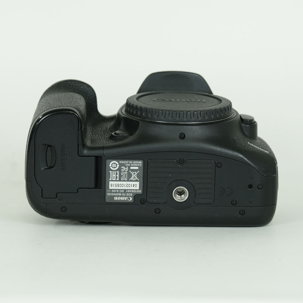 Canon EOS 7D Mark II Canon EOS 7D Mark II