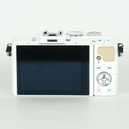 OLYMPUS PEN Lite E-PL7 ボディ ホワイト OLYMPUS PEN Lite E-PL7 ボディ ホワイト