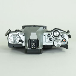 OLYMPUS OM-D E-M5 Mark II