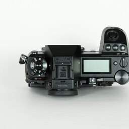 Panasonic LUMIX DC-S1R