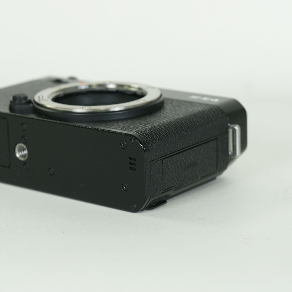 FUJIFILM X-E4
