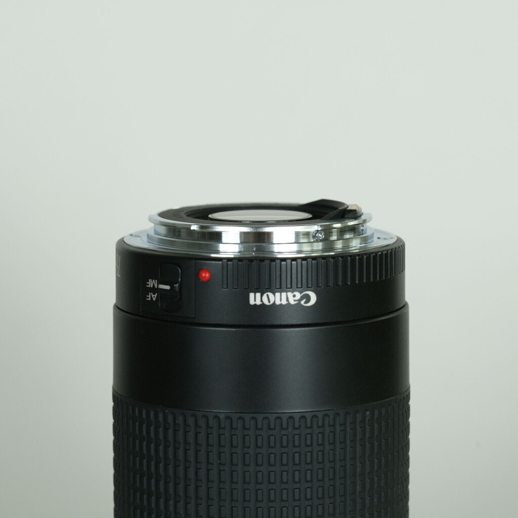 Canon EF75-300mm F4-5.6 III USM