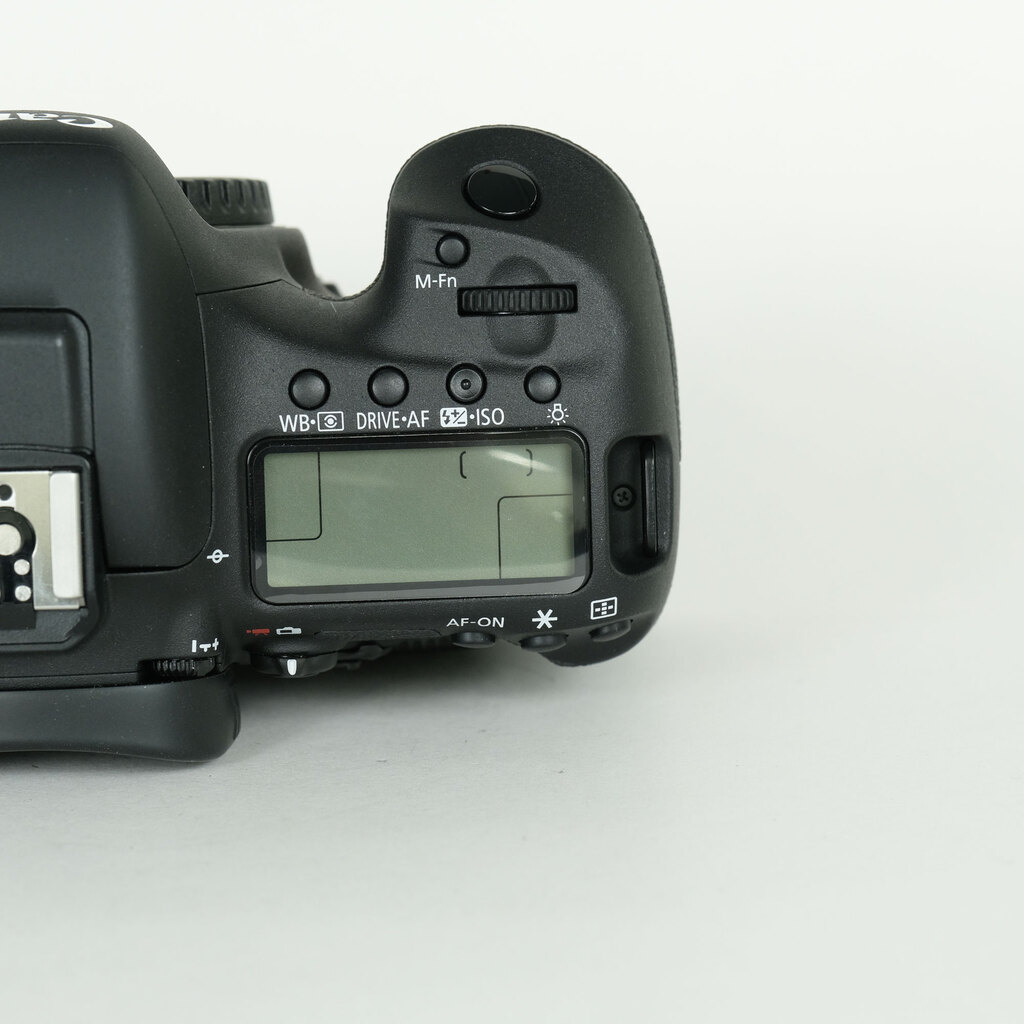 Canon EOS 7D Mark II Canon EOS 7D Mark II