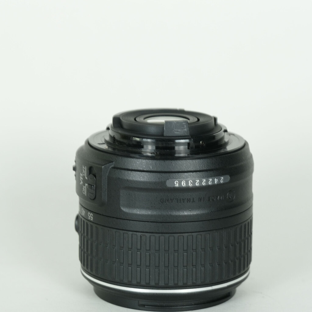 Nikon AF-S DX NIKKOR 18-55mm f3.5-5.6G VR II