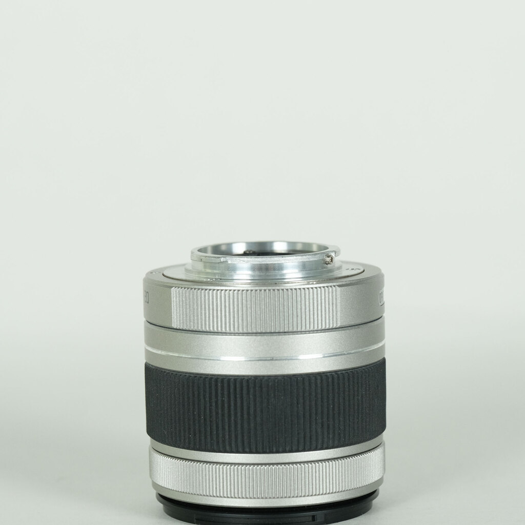 PENTAX Q7 Silver +02 STANDARD ZOOM セット PENTAX 02 STANDARD ZOOM シルバーの出品 | ONE SCENE（ワンシーン）