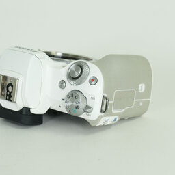 Canon EOS Kiss M2