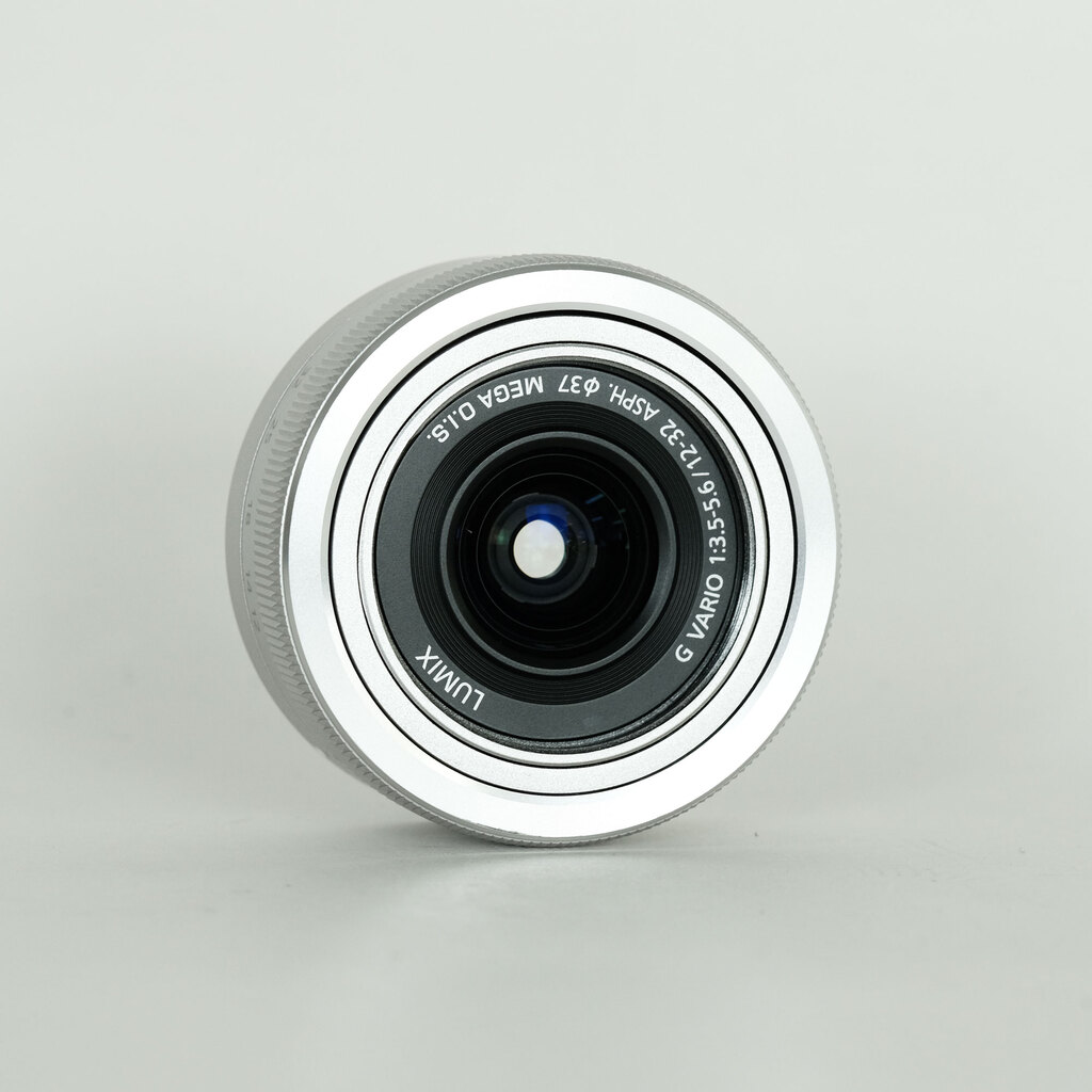 Panasonic LUMIX G VARIO 12-32mm / F3.5-5.6 ASPH. / MEGA O.I.S.