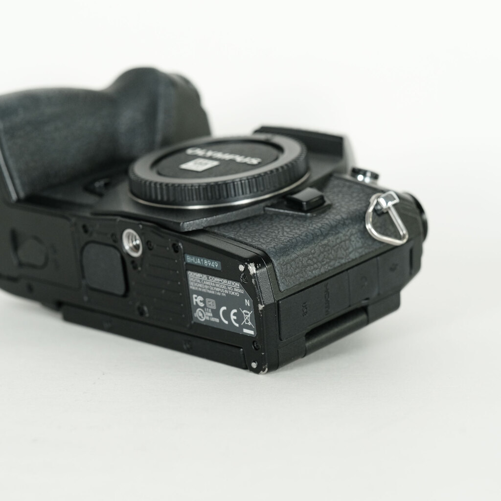 OLYMPUS OM-D E-M1 Mark II