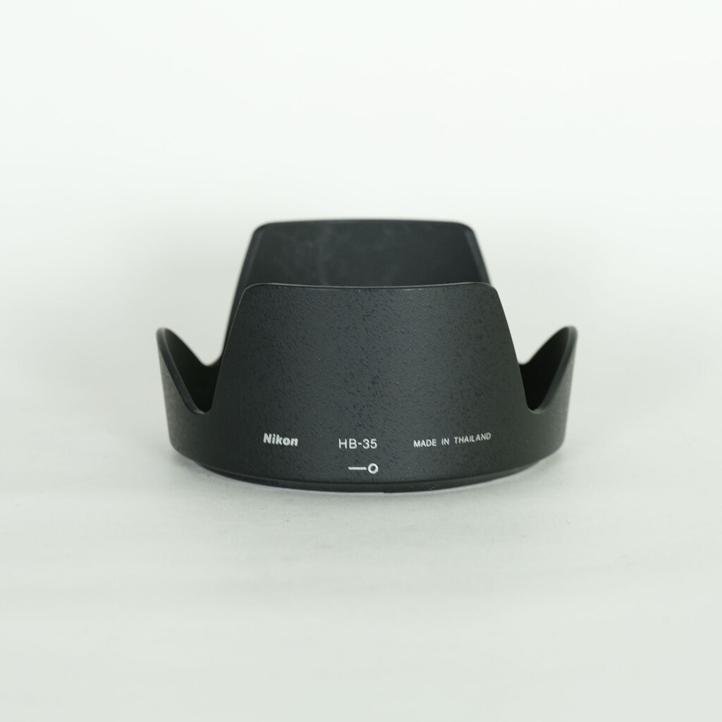 Nikon AF-S DX NIKKOR 18-200mm F3.5-5.6G ED VR II Nikon AF-S DX NIKKOR 18-200mm F3.5-5.6G ED VR II