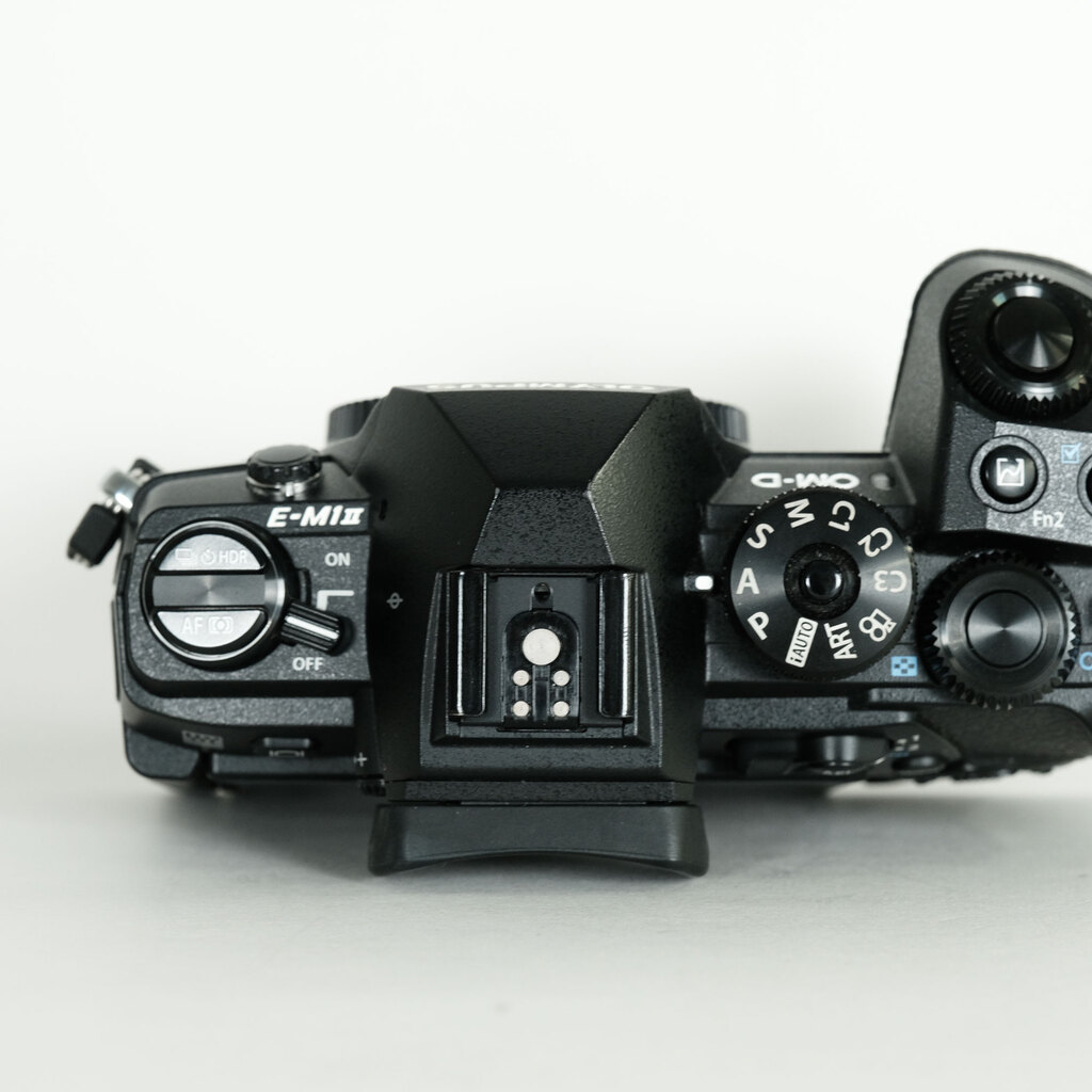 OLYMPUS OM-D E-M1 Mark II
