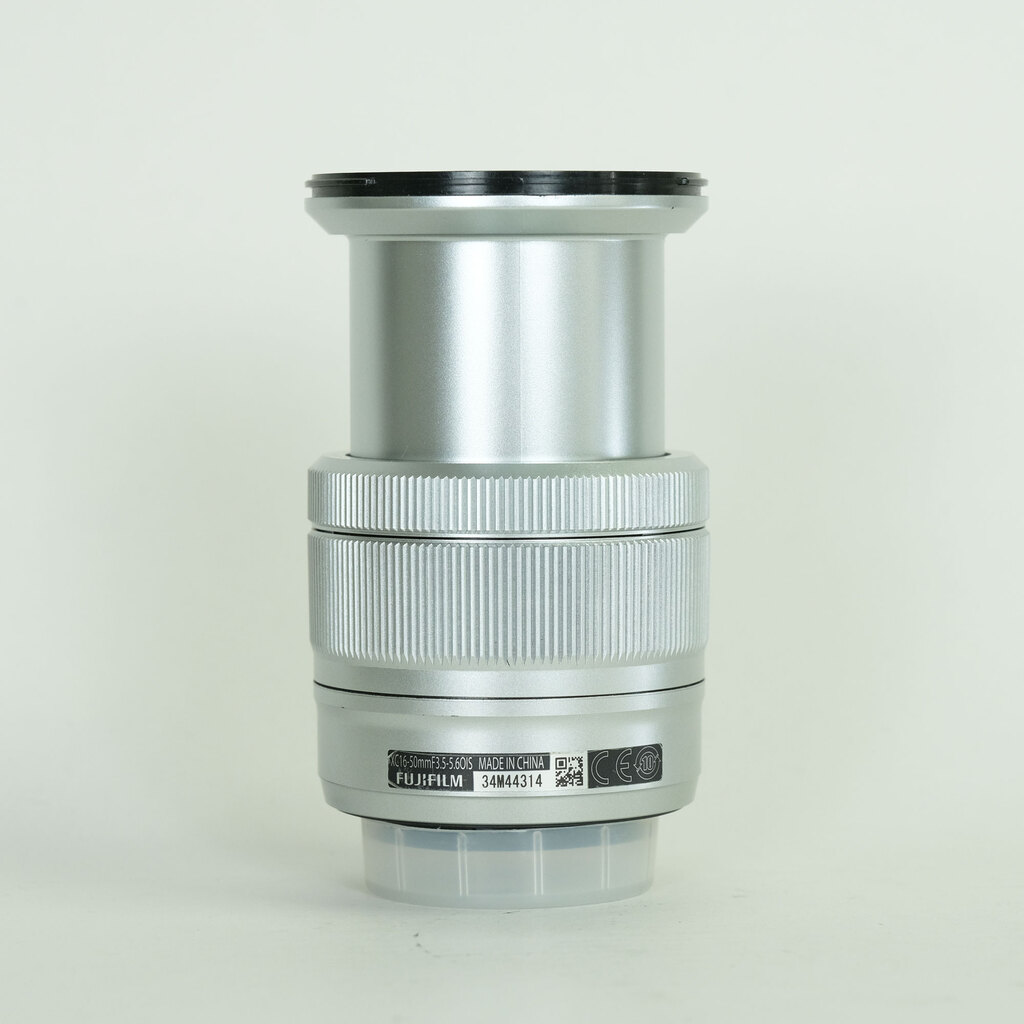 FUJIFILM フジノン XC16-50mm F3.5-5.6 OIS シルバー FUJIFILM フジノン XC16-50mm F3.5-5.6 OIS シルバー