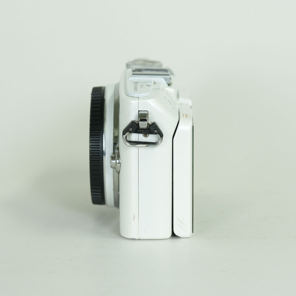 OLYMPUS PEN Lite E-PL6 ボディ ホワイト
