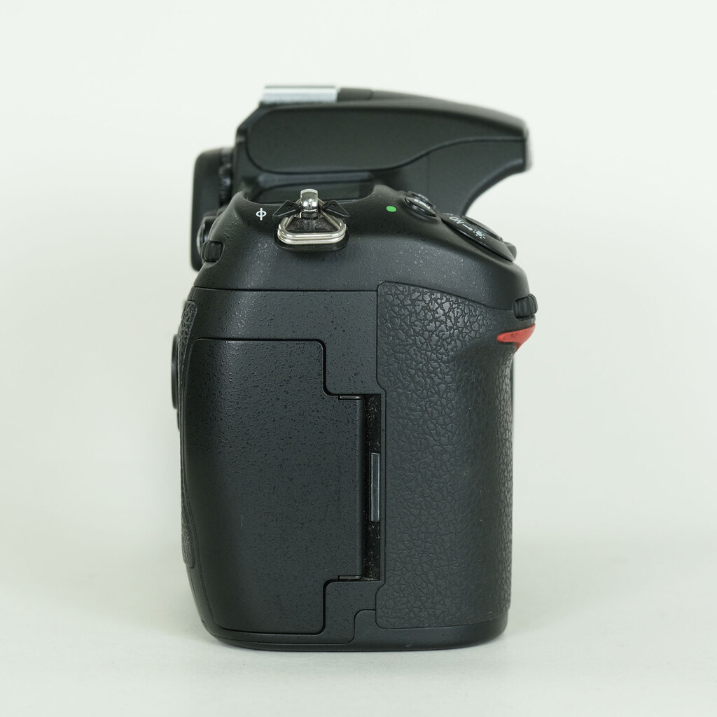 Nikon D300 ボディ