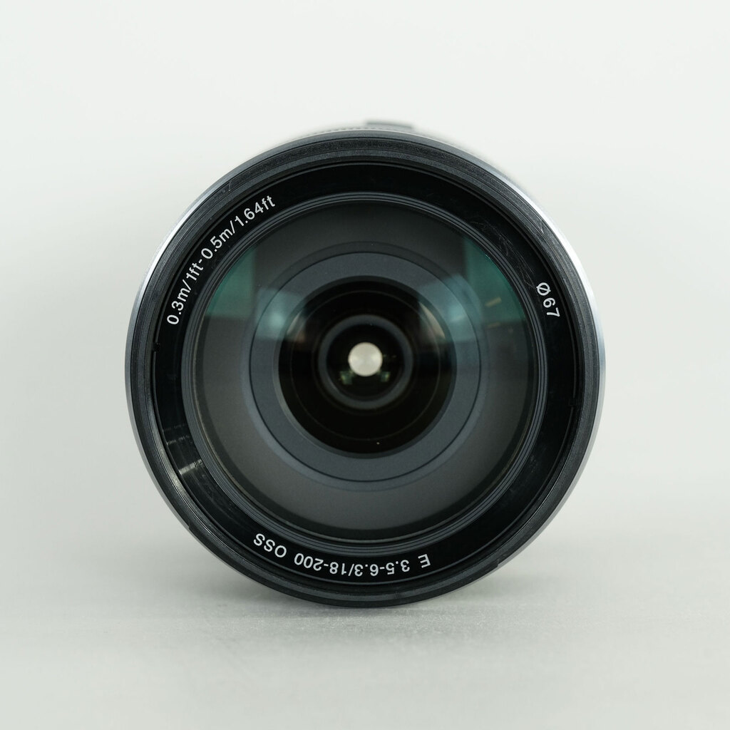 SONY E18-200mm F3.5-6.3 OSS SEL18200