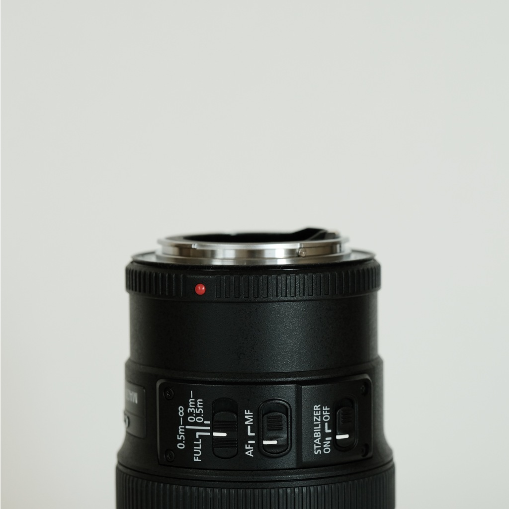 Canon EF100mm F2.8Lマクロ IS USM