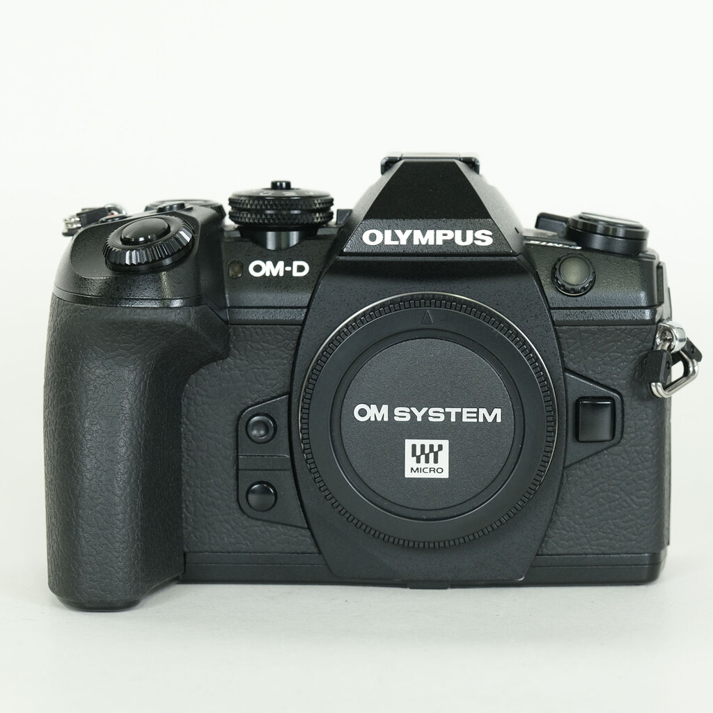 OLYMPUS OM-D E-M1 Mark II