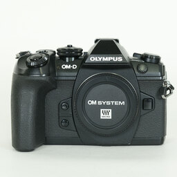 OLYMPUS OM-D E-M1 Mark II
