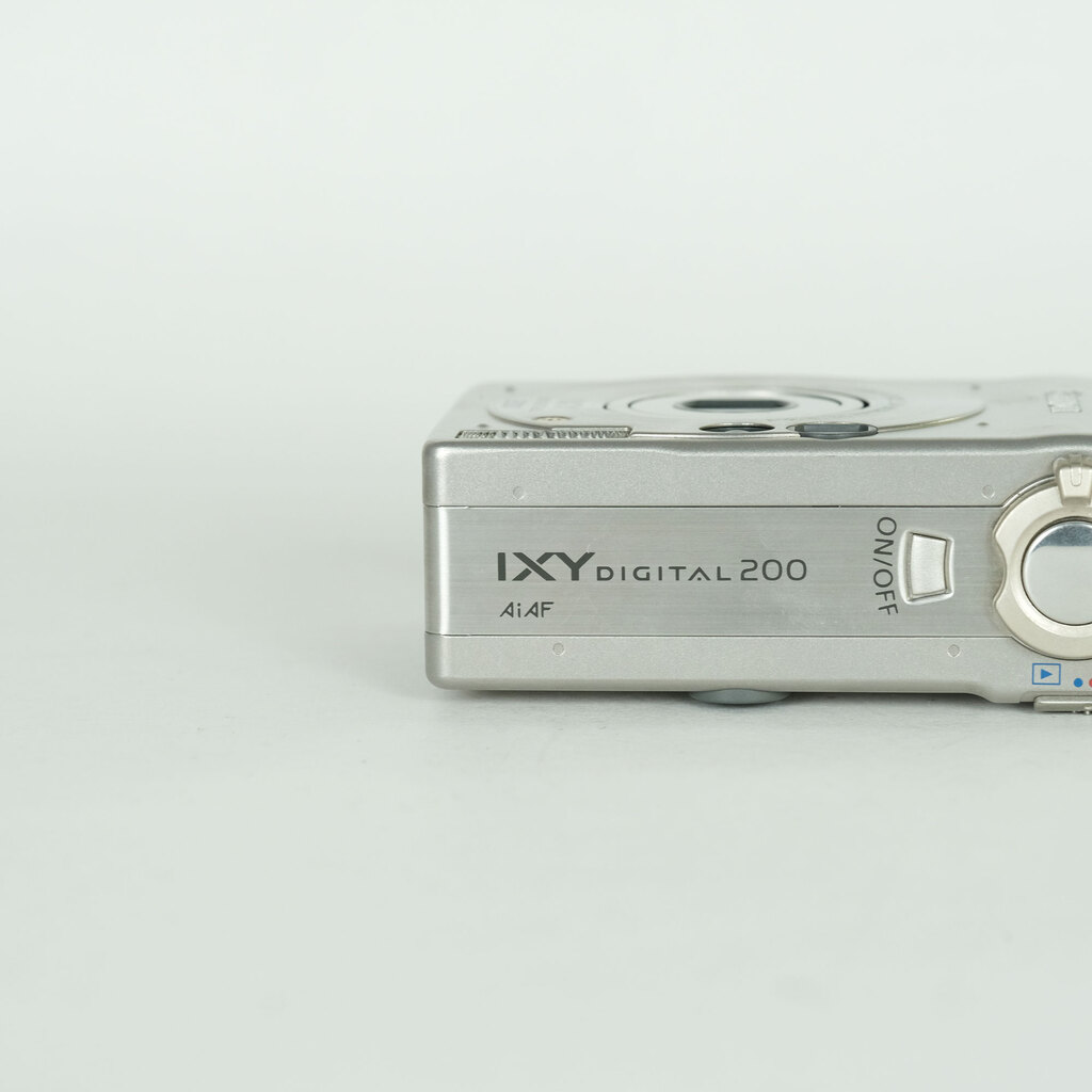 Canon IXY DIGITAL 200