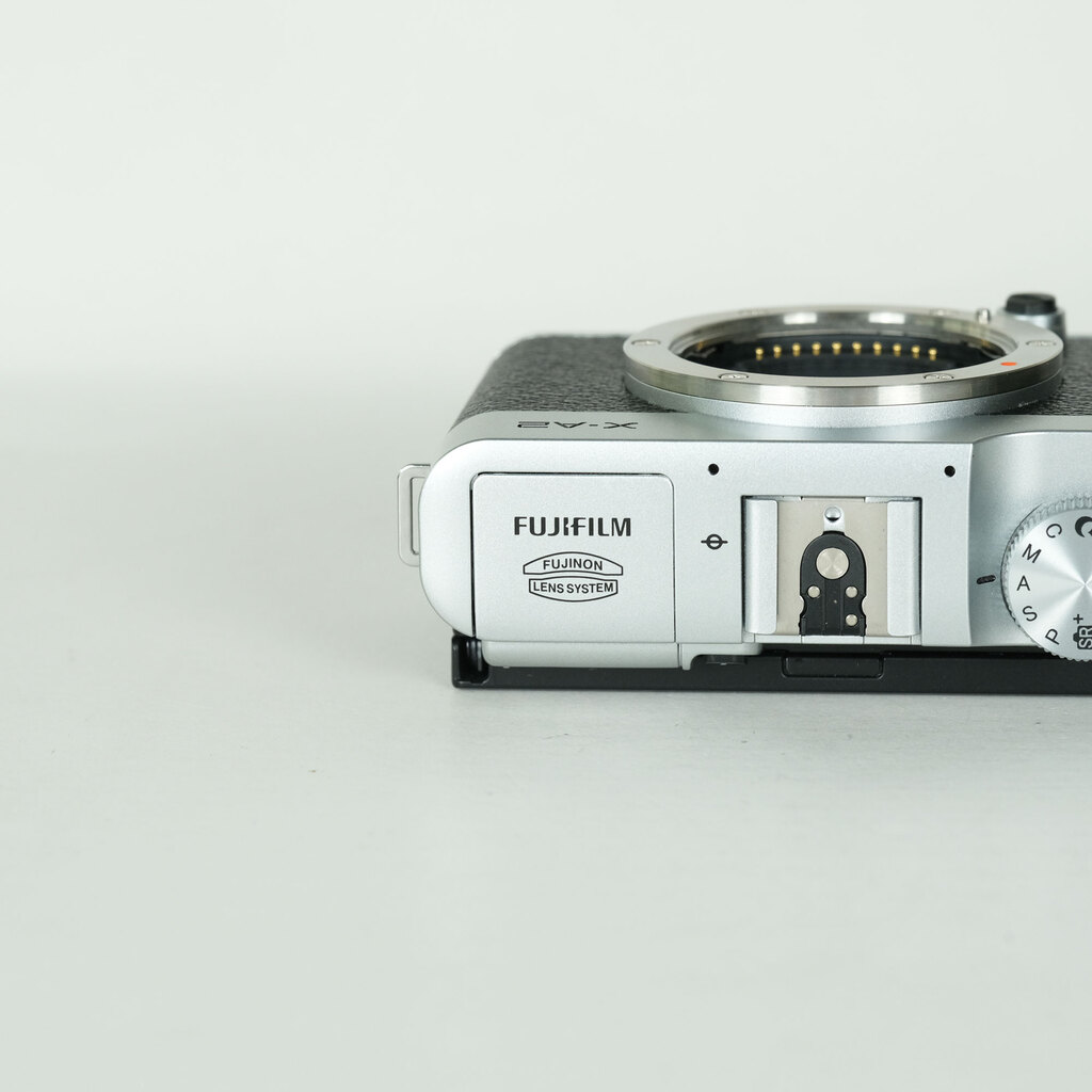 FUJIFILM X-A2 ボディ 0273 FUJIFILM X-A2 ボディ シルバーの出品 | ONE SCENE（ワンシーン）