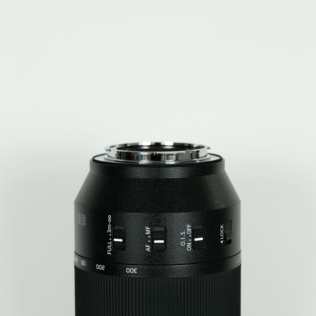 Panasonic LUMIX S 70-300mm F4.5-5.6 MACRO O.I.S.