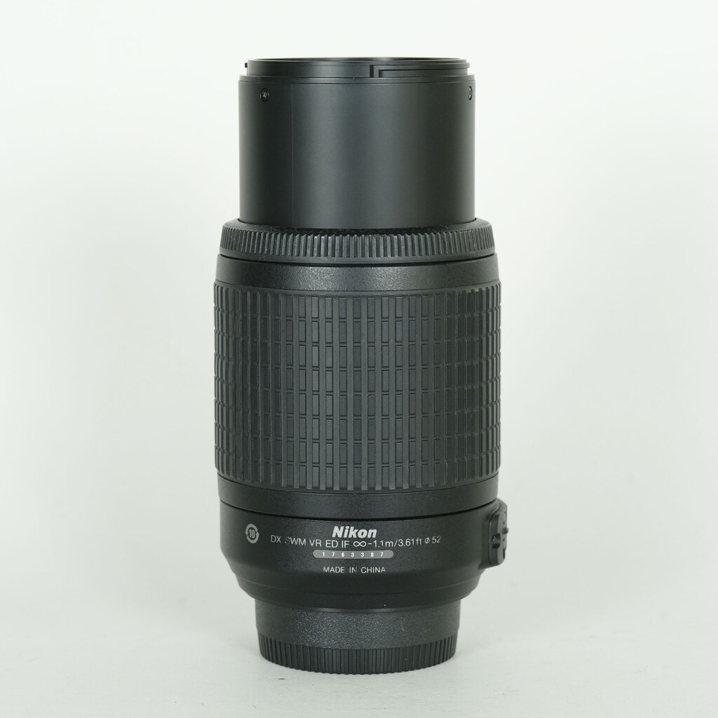 Nikon AF-S DX VR Zoom-Nikkor 55-200mm F4-5.6G IF-ED Nikon AF-S DX VR Zoom-Nikkor 55-200mm F4-5.6G IF-ED