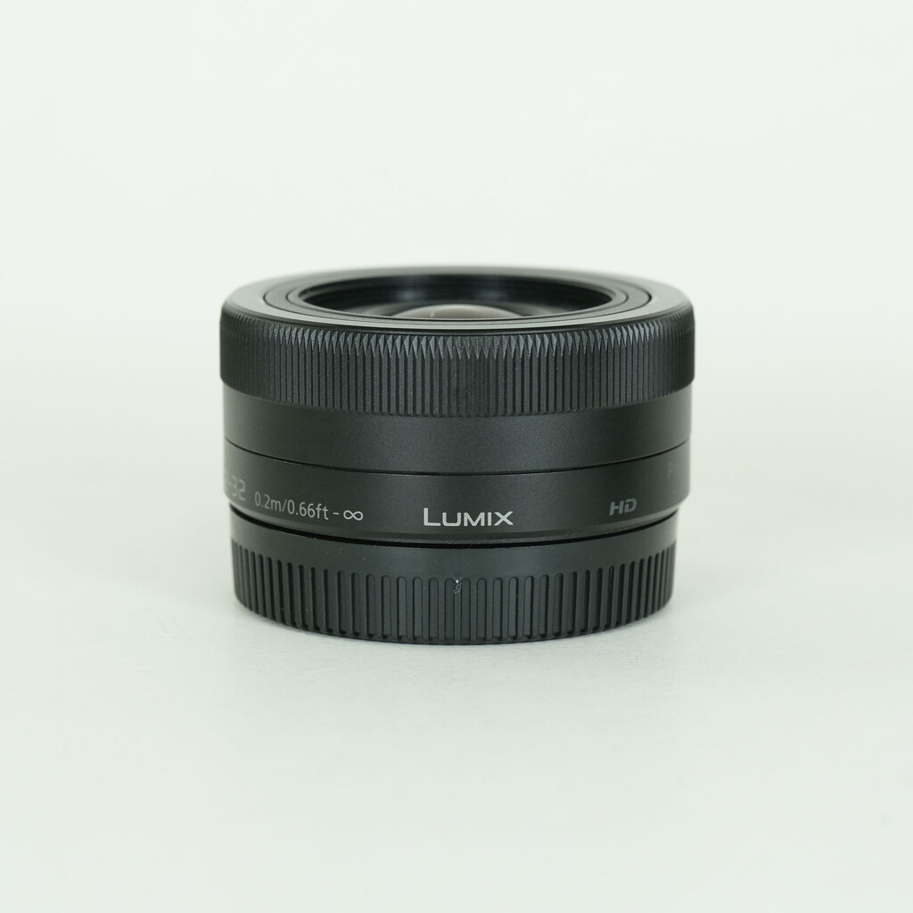 Panasonic LUMIX G VARIO 12-32mm / F3.5-5.6 ASPH. / MEGA O.I.S.