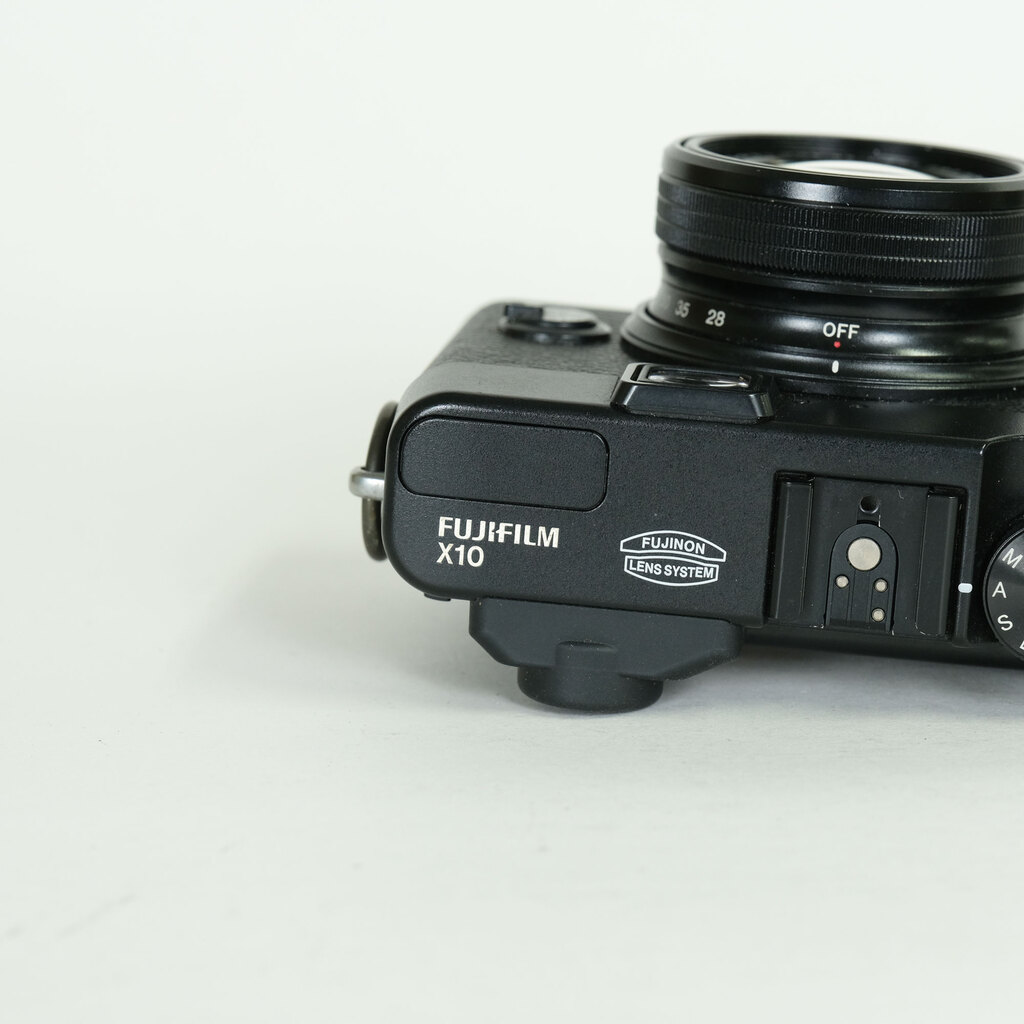 FUJIFILM X10 ブラック