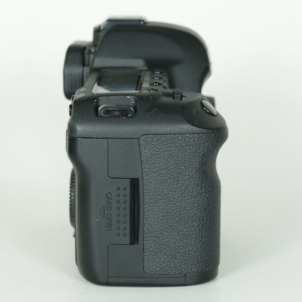 Canon EOS 5D MarkII �{�f�B