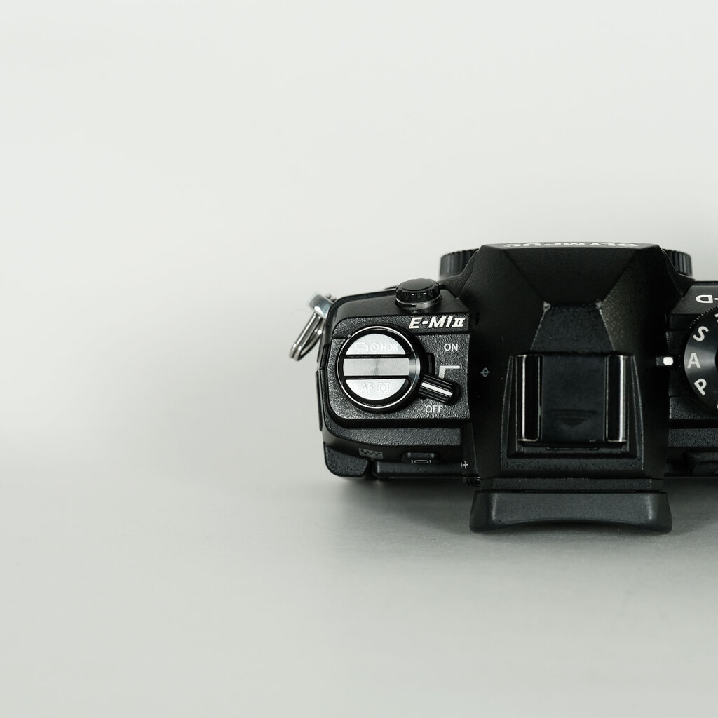 OLYMPUS OM-D E-M1 Mark II
