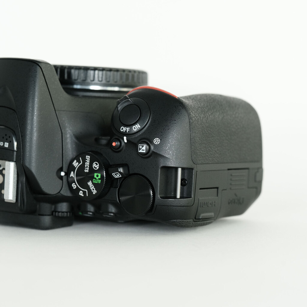 Nikon D5500 ダブルズームキット ブラック