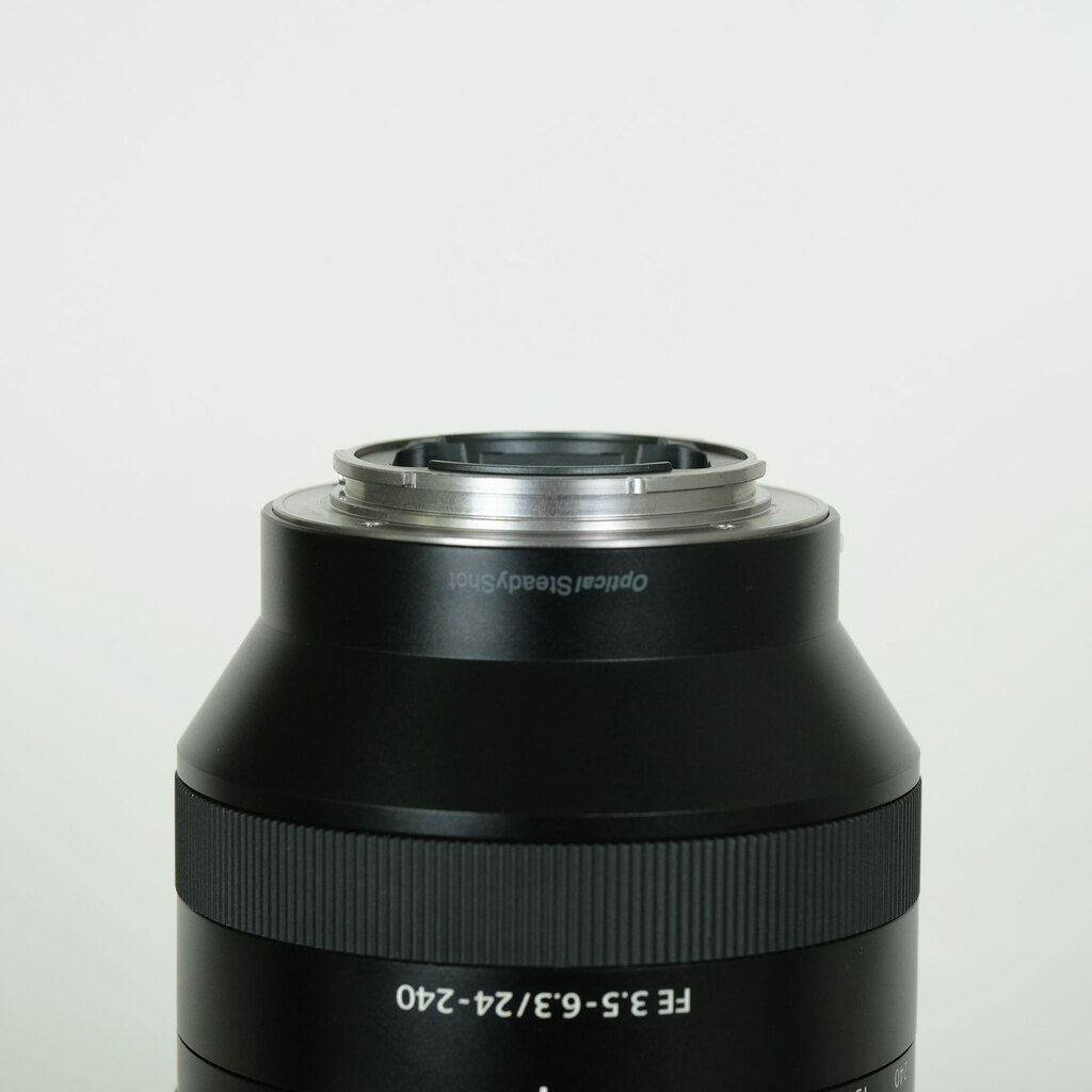 SONY FE 24-240mm F3.5-6.3 OSS SEL24240