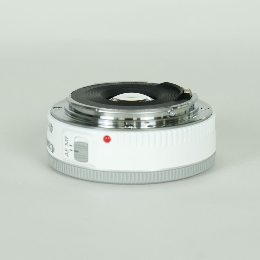 Canon EF40mm F2.8 STM ホワイトの出品 | ONE SCENE（ワンシーン）